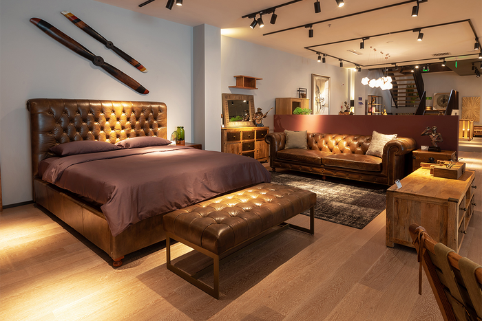 Agnes Tufted Leather Bed